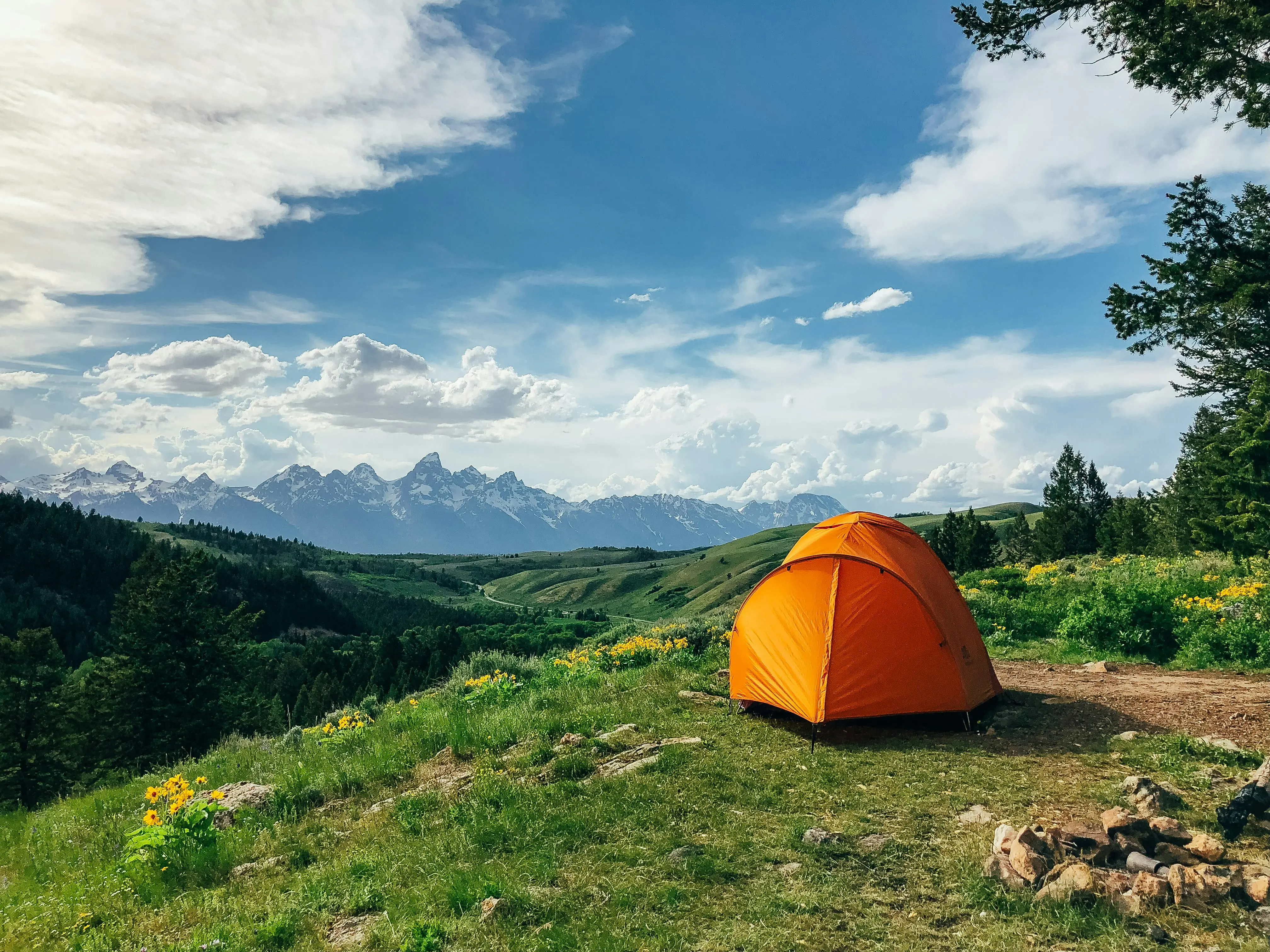What Makes a Good Portable Light for Car Camping?