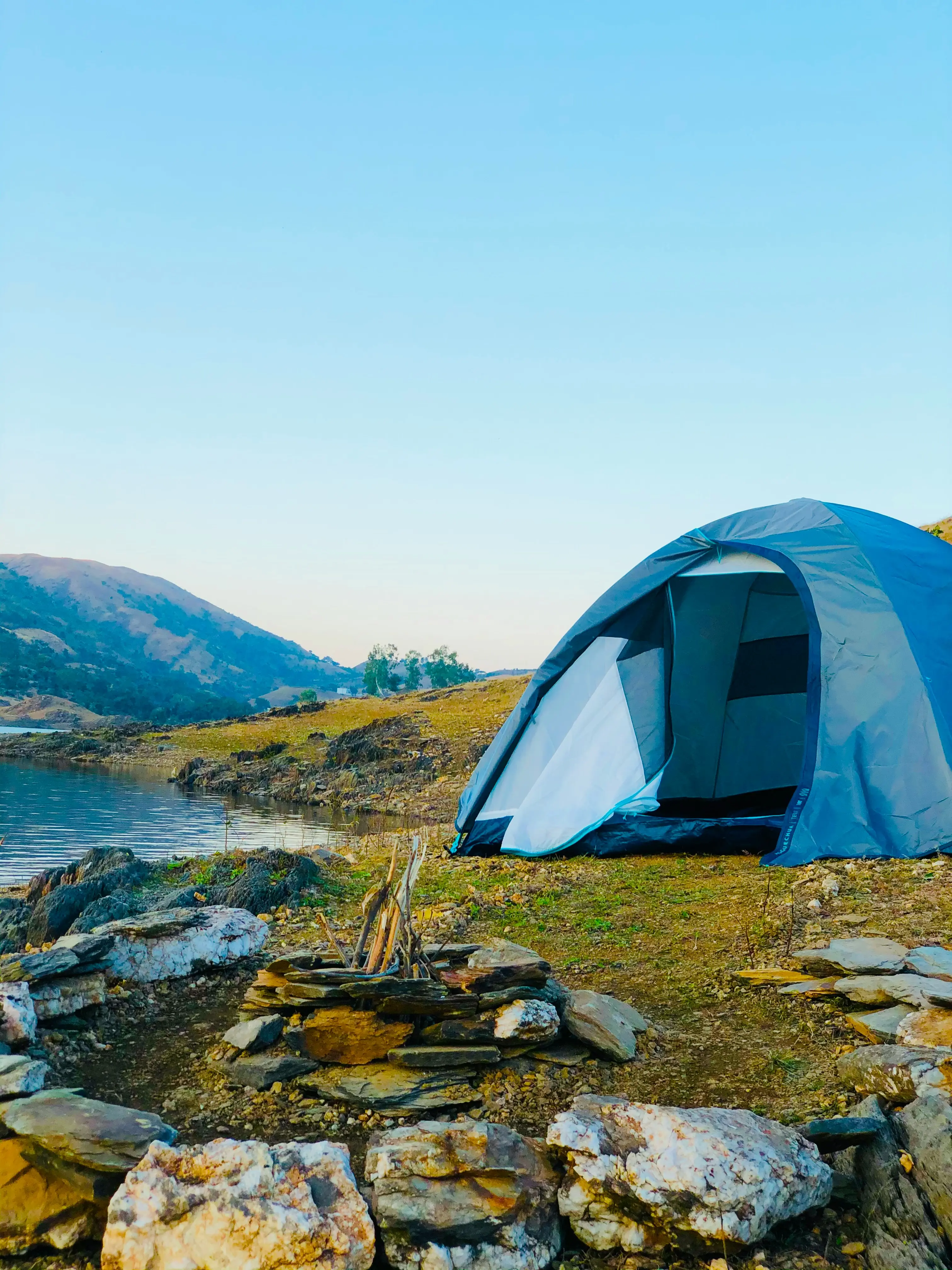 Portable Lighting Buying Guide: Features That Actually Matter